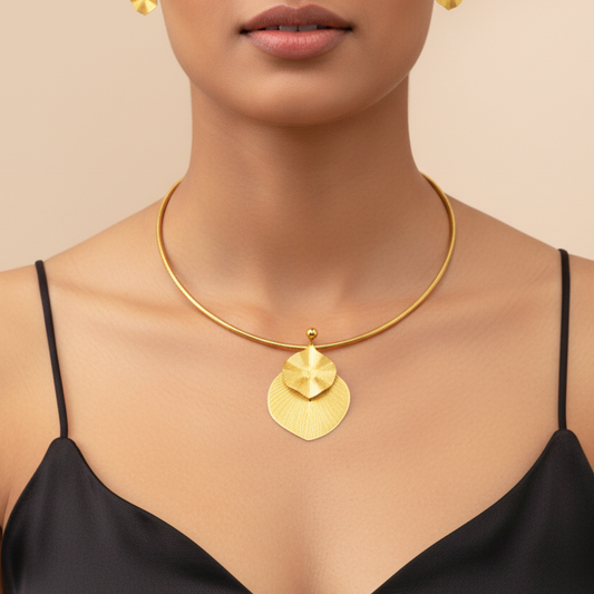 Dual Leaf Gold Hasli Necklace